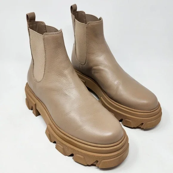 Sam Edelman Women 9 Daelyn Chunky Lug Sole Short Chelsea Boot Cream Tan Leather