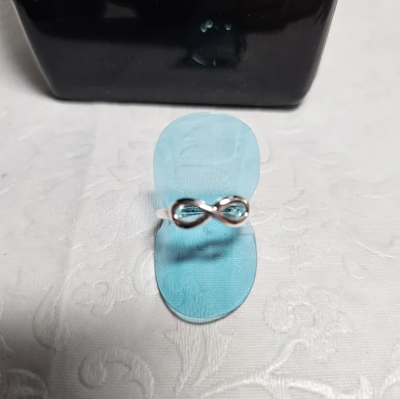Intertwined Infinity Ring