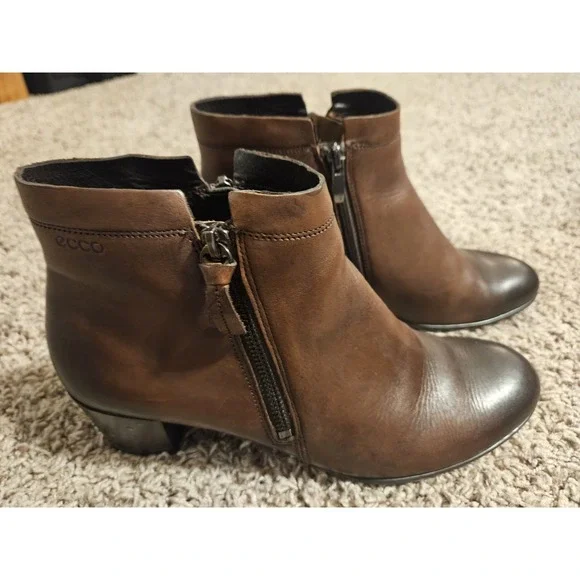 Ecco Women's Rich Brown Ankle Booties - Size‎ 9 - 100% Leather