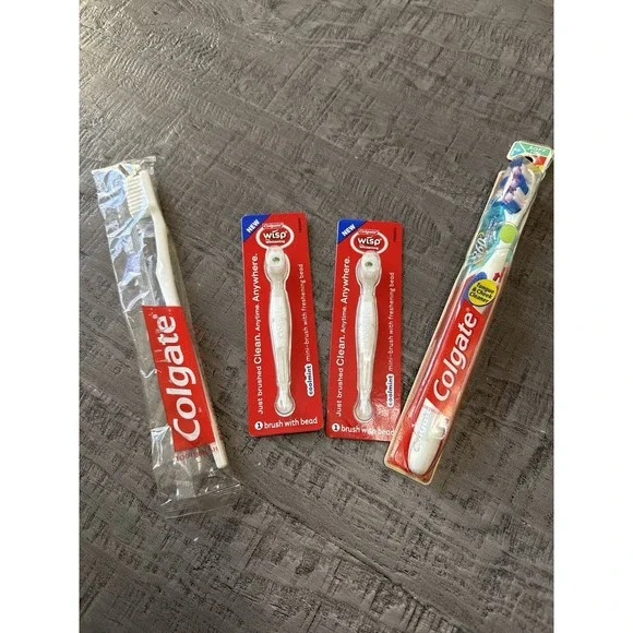 Colgate Toothbrush Lot Vintage‎ & Promo 360 Soft Travel Wisp Whitening Sealed