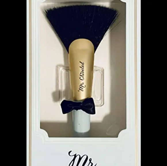 ❇️🧚‍♀️Too Faced DISCONTINUED Mr Chiseled Contouring Brush NWT