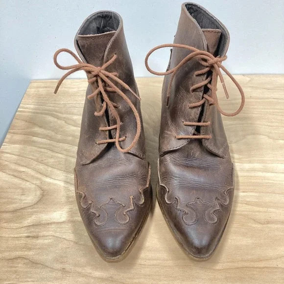Vtg Spiegel Western Ankle Boots, Size 5, Brown‎ Distressed Leather Scroll Pointy