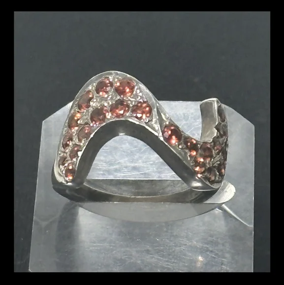 Elegant Silver and Pink Gemstone Ring