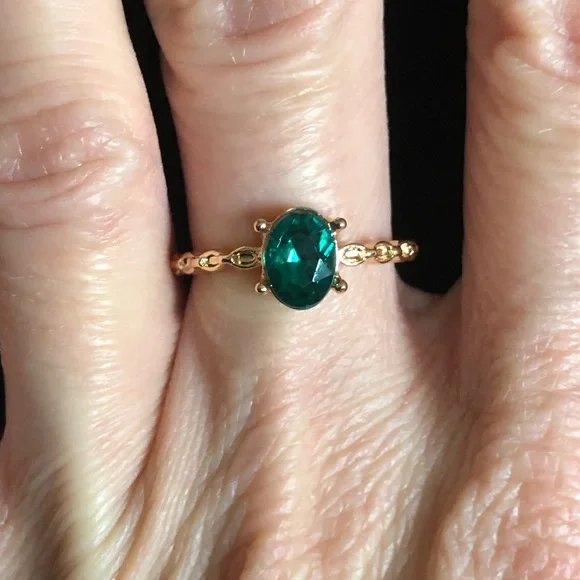 Elegant Gold and Green Faux Gemstone Ring
