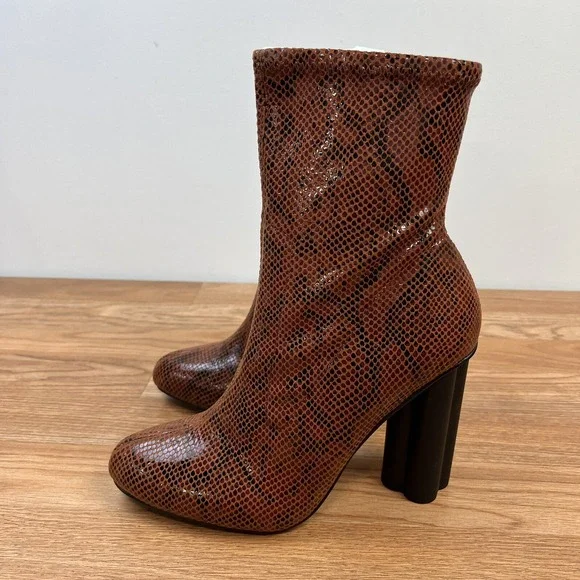 ASOS DESIGN Eliza Heeled Sock Boots in Snake Women's US Size 8 NEW