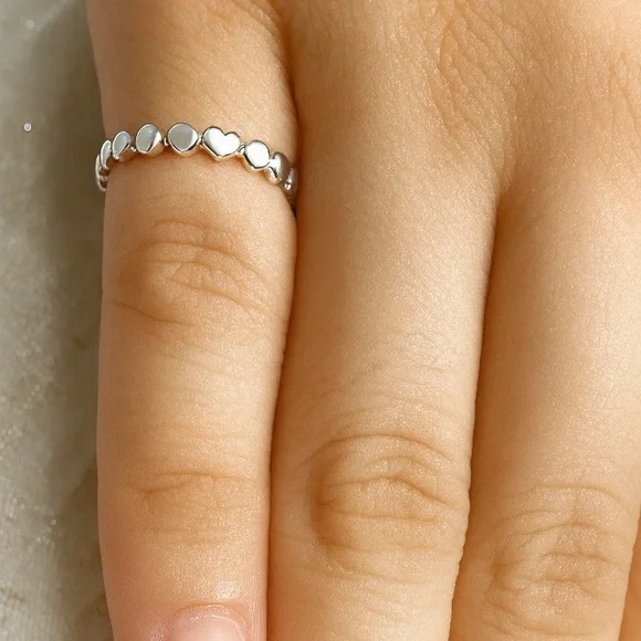 Antian Accessories™ Heart Band Ring S925 Sterling Silver.Size 5