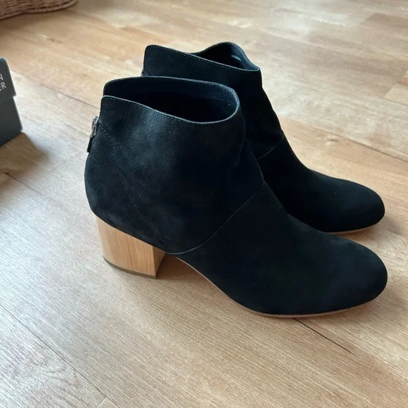 NWOT Eileen Fisher black Suri Tumbled Nubuck Bootie