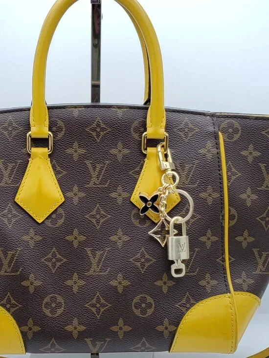 Authentic Louis Vuitton Gold Padlock 🔑 Unbranded Flower Keychain Bag Charm LV