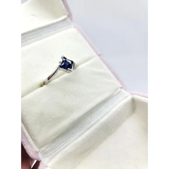Solitaire 6 MM Princes Cut Size 7 Blue Sapphire 925 Sterling Silver Promise Ring