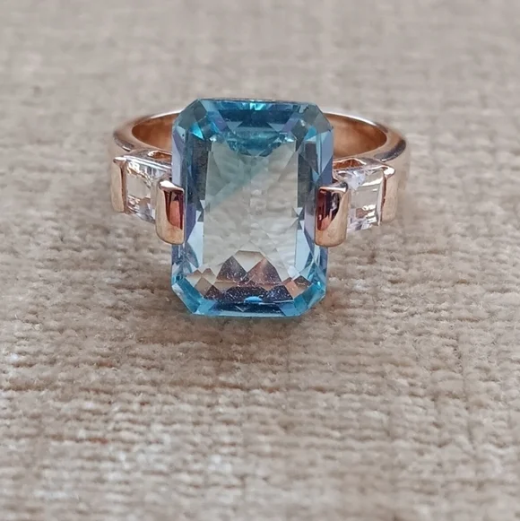 Gold Tone over Sterling Silver Set Blue Multi-faceted Center Rhinestone Ring