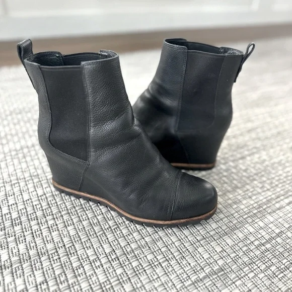 UGG Pax Leather Wedge Bootie Brown Size 10
