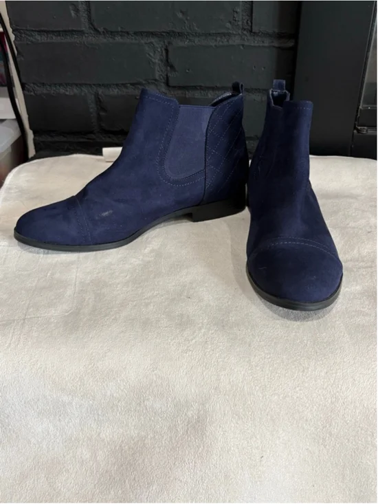 Women's Unisa Navy Suede Ankle Boots & Booties Size 8.5