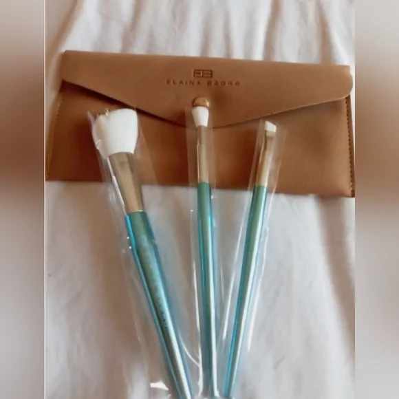 Elaina Badro Makeup Brush Set with Case