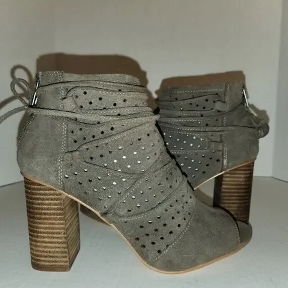 VERY VOLATILE VV Kalio Grey Gray Wrap Around Suede Peep Toe Shoetie Womens 9