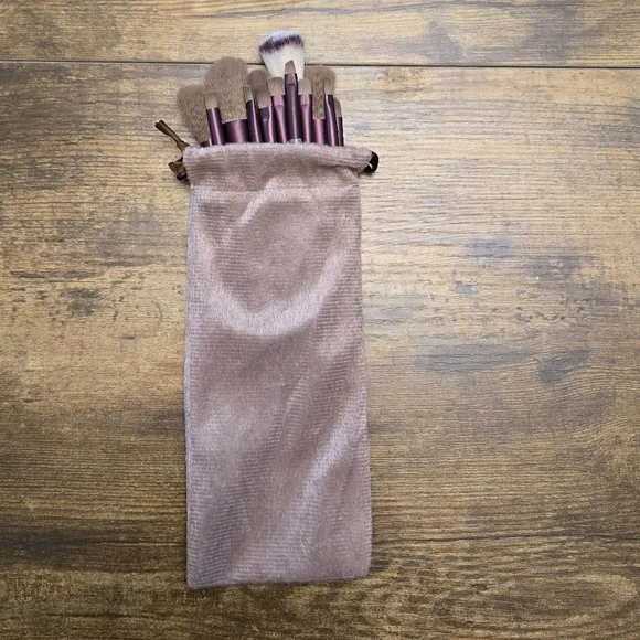 New 13 Piece Purple Makeup Brush Set with Pouch