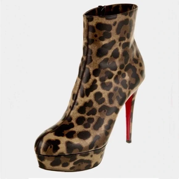 Christian Louboutin Leopard print kid leather ankle bootie. EU37kid leather.