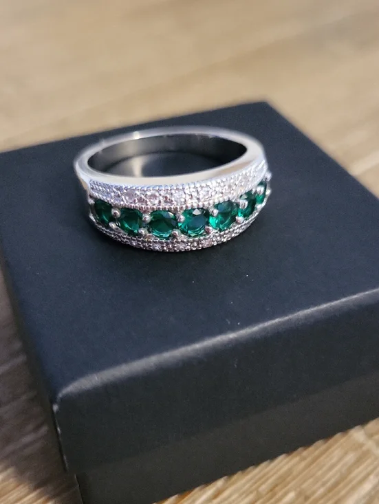 NWOT Sterling Silver CZ Emerald Stones Band Ring
