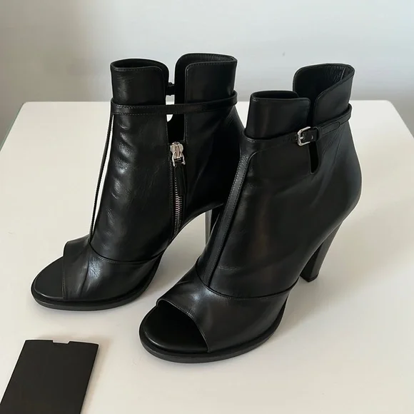 Jil Sander leather peep toe bootie