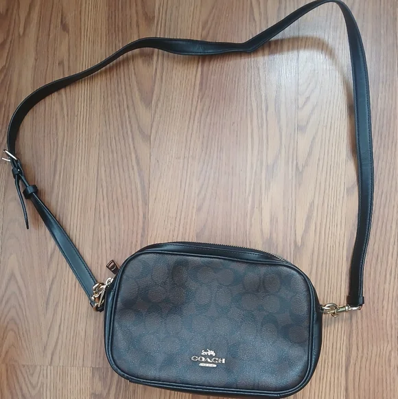 Coach‎ Jes Crossbody In Signature Canvas