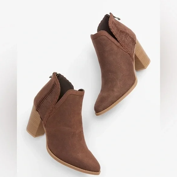 Maurice’s Belle Brown Whipstitch Ankle Boots 7.5