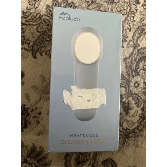Fabludo Heat & Cold Face Cleaning Brush
