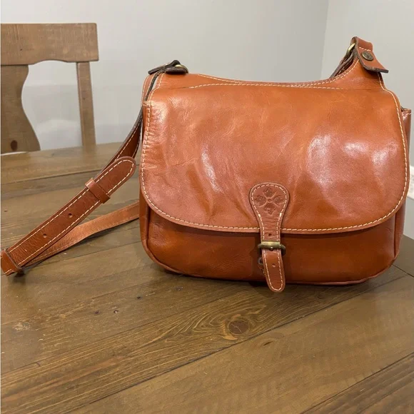 Patricia Nash London Saddle Bag