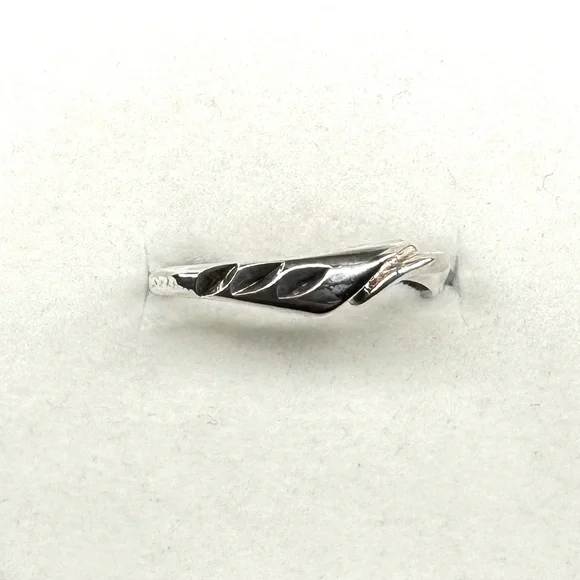 925 Sterling Silver Ring Thin Band Size 5.75