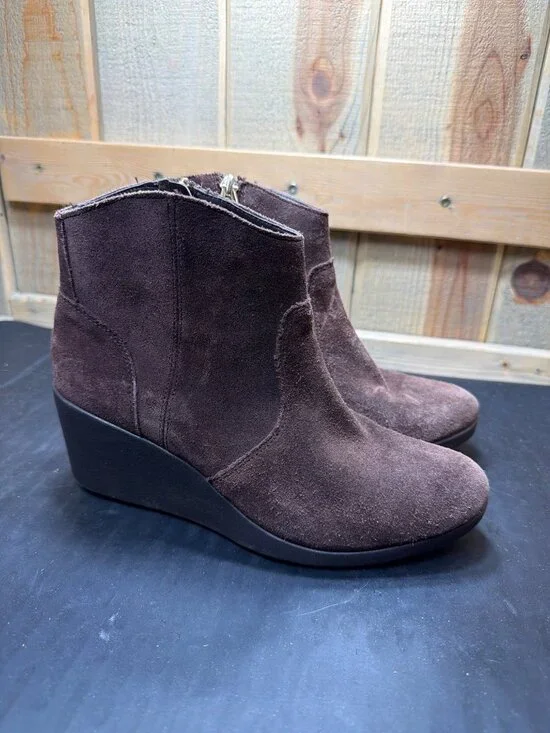 Crocs Brown Suede Wedge Ankle Boots Zip Comfort Womens Size 8 203418