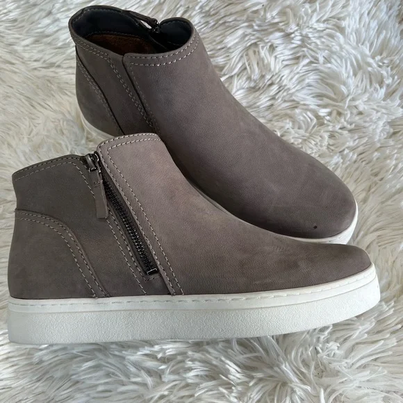 Naturalizer Celeste gray boots size 10‎