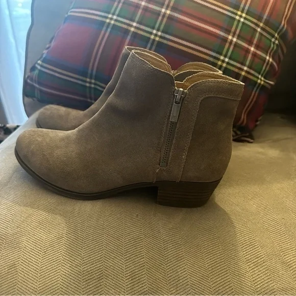 Lucky Brand Size 8 Suede Gray Breah Ankle Bootie Western Boho Style