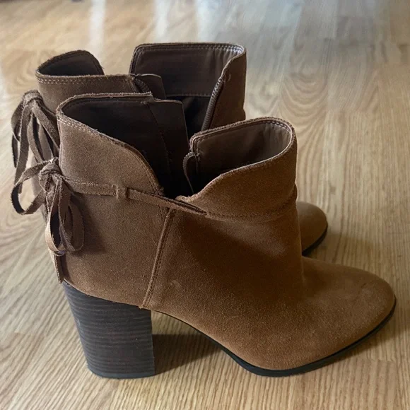Gibson Latimer Brown Suede Ankle Boots 9