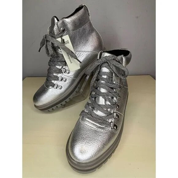 Cougar Women's Nash Ankle Waterproof Boots Silver‎ Metallic Size 6 NWOT