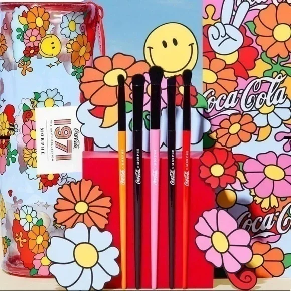 Coca Cola x Morphe Cosmetic Sweep the Peaces 5 Piece Eye Makeup Brush Set & Bag