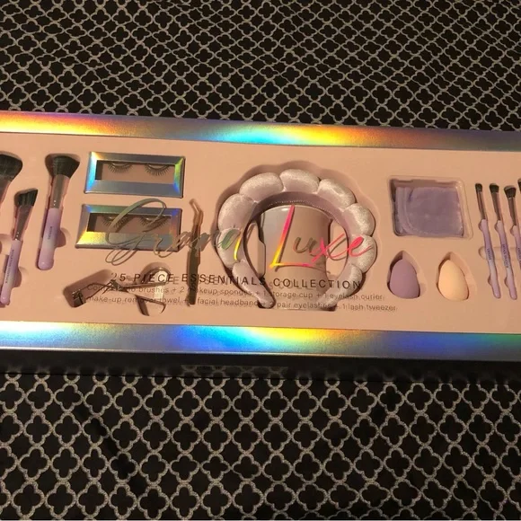 Grand Luxe 25 Piece Essentials Collection MakeUp Brushes Headband Tik Tok Viral