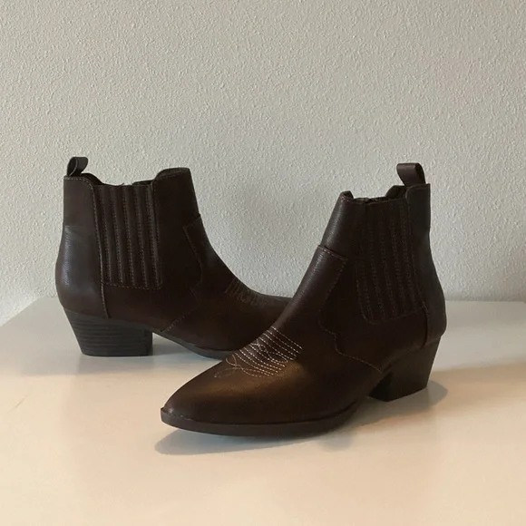 Sun and Stone Classic Women's Brown Leather Western Ankle Boots Size 6