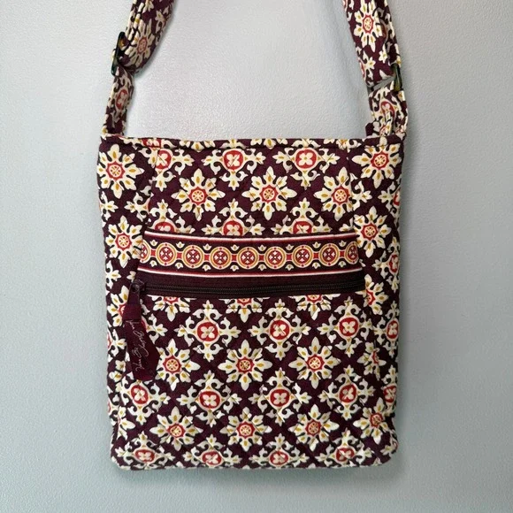 Vera Bradley Burgundy Medallion Hipster Crossbody Bag Purse Quilted Cotton