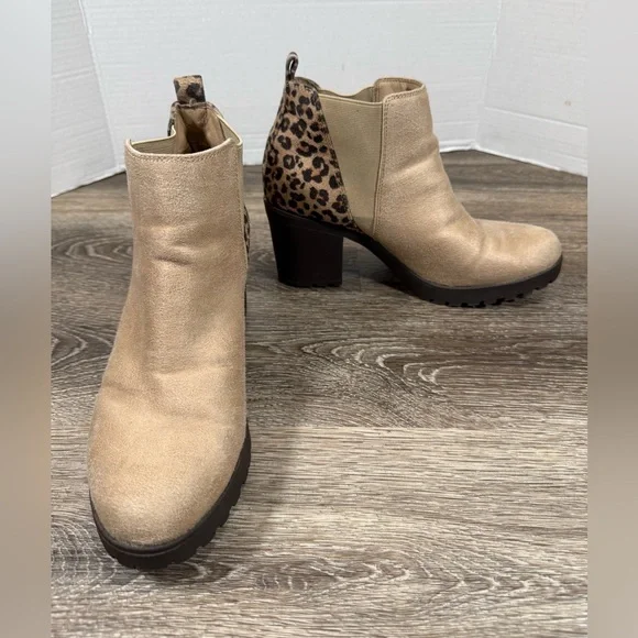 Seven Dials Boots Women's 8.5 Beige/Animal Print Cheetah‎ Lug Sole Boots Neutral