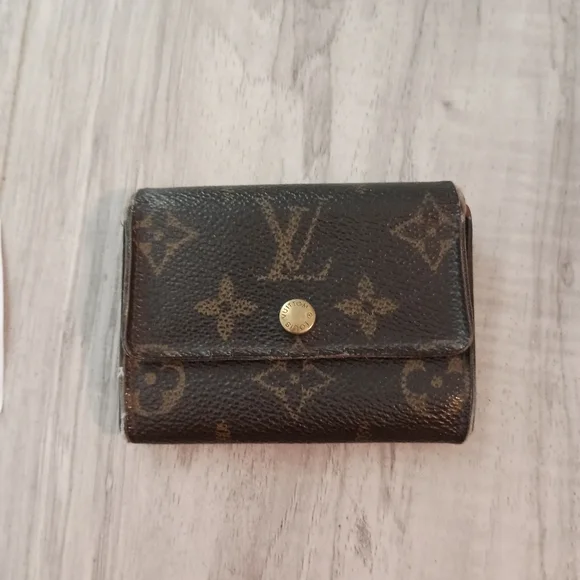 Authentic Louis Vuitton, Brown Mono Coin Purse-Key Case