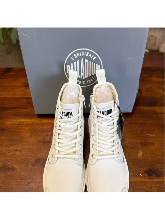 Women's Palladium White Lace Up Boots w/Ortholite Insoles Size 6.5