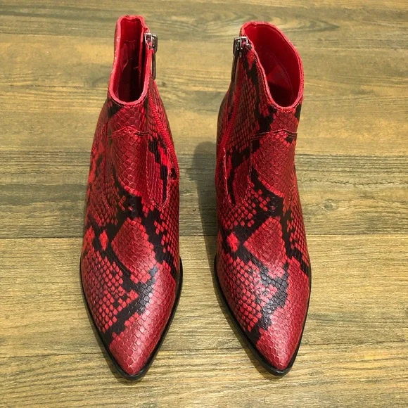 Vince Camuto Red Snakeskin Print Leather Booties‎ Sz. 5