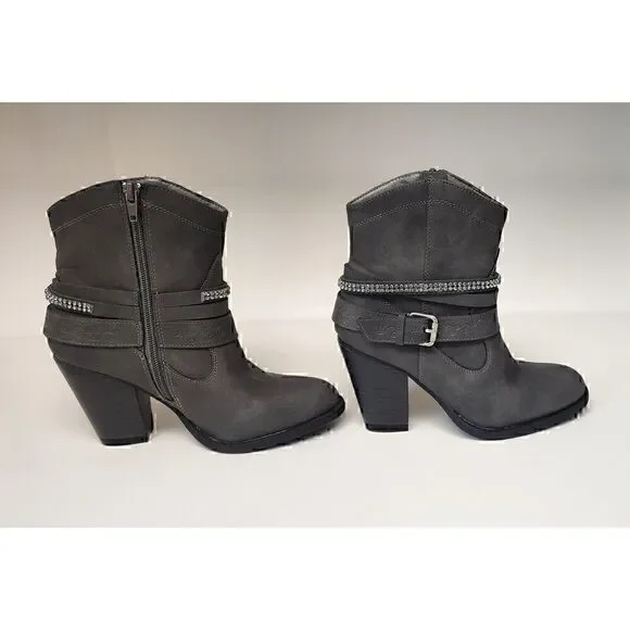 Daisy Fuentes 6M Valentina women's Western Ankle Bootie Gray Faux Leather
