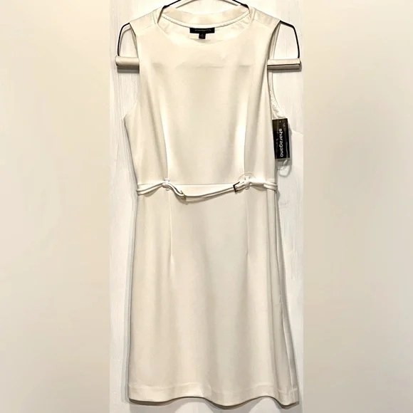 NWT Beautiful white, midi, Sharagano Sheath Dress. Size 10 Thin, 2 buckle belt