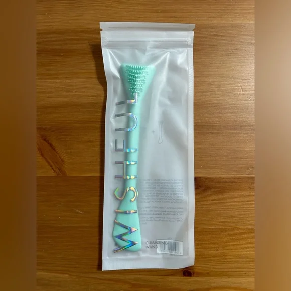 Huda Beauty Clean Genie Cleansing Wand (make up removing cleansing wand)
