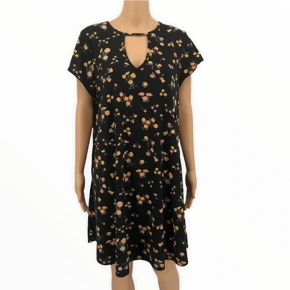 Lark + Grey Short Sleeve Dress Size 2XL