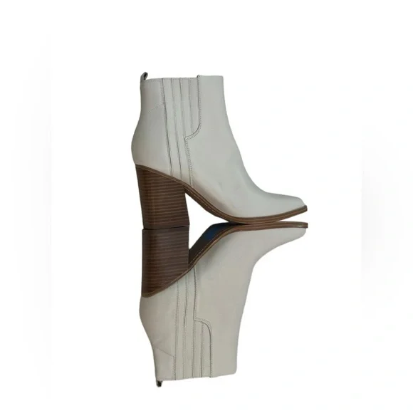 Marc Fisher Mloshay Leather Western Ankle Booties Ivory Size 10