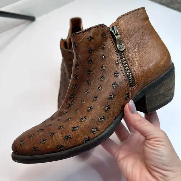 Kanna Borba Starshine Leather Starburst Ankle Boots