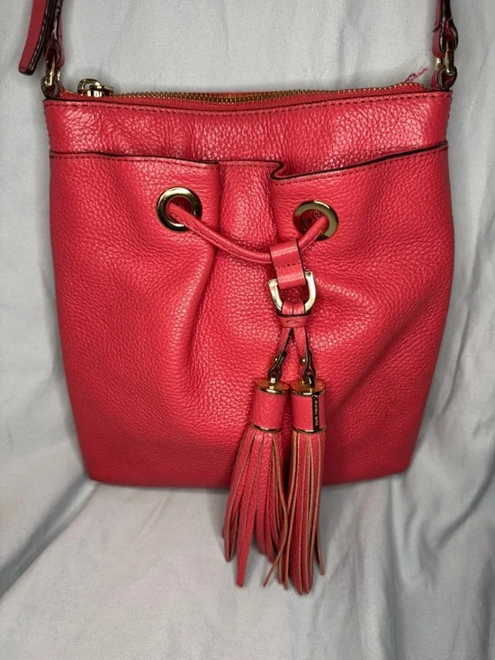 Michael Kors Pebbled Leather Tassel Crossbody Bag Coral Pink Gold Tone