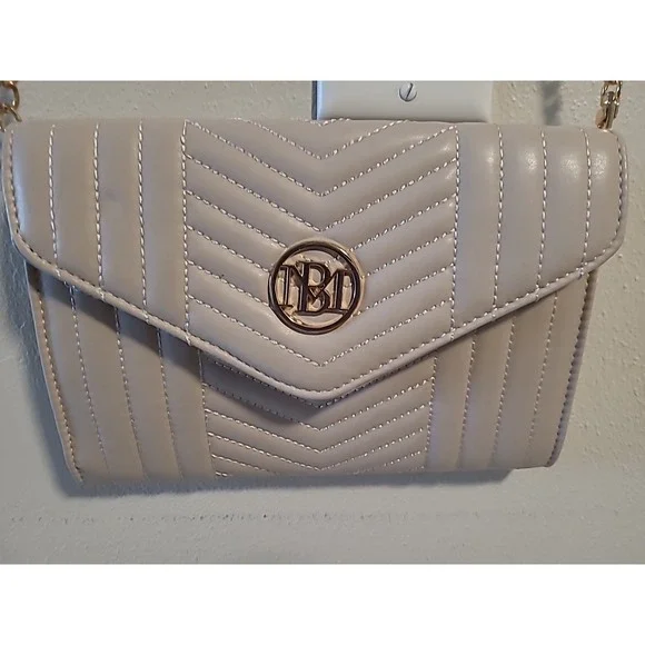 Studio Badgley‎ Mischka Beige Chevron Quilted Chain Strap Crossbody Purse Bag