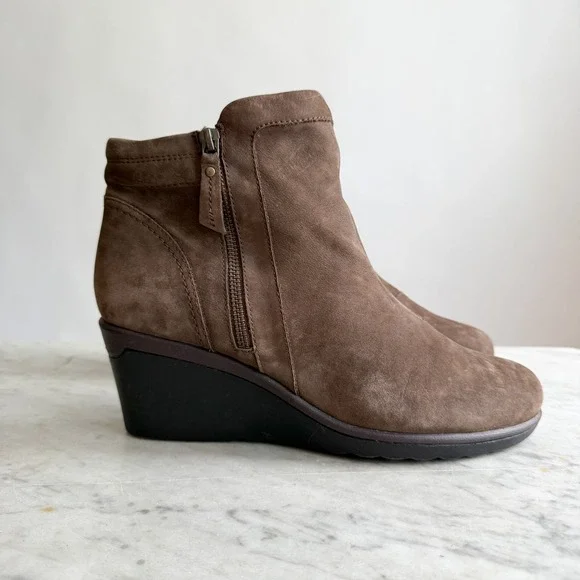 Earth Brown Leather Suede Wedge‎ Ankle Boots size 10
