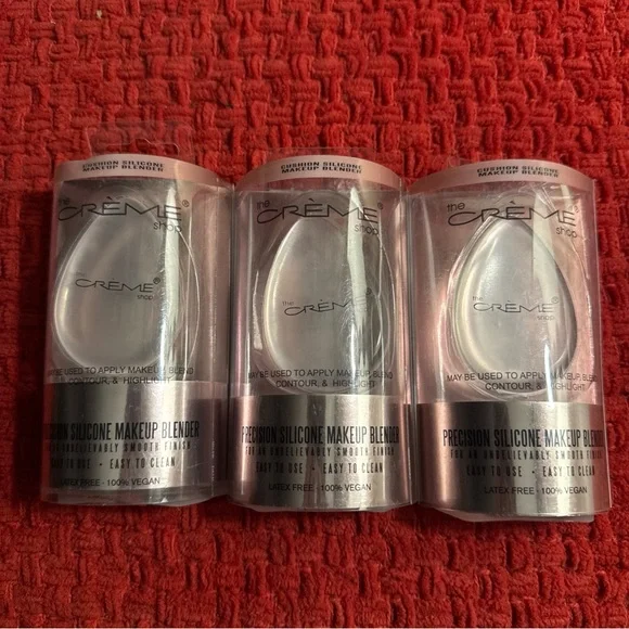 🥰 The Crème Shop Korean Skincare Makeup Tool Precision Silicone Makeup Blender 🥰